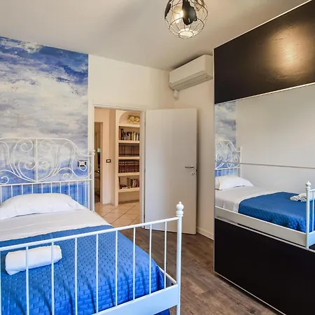 Apartment 4 Bedroom Awesome In *