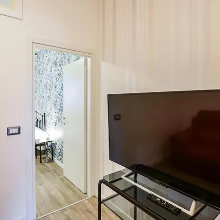 4 Bedroom Awesome In Apartment